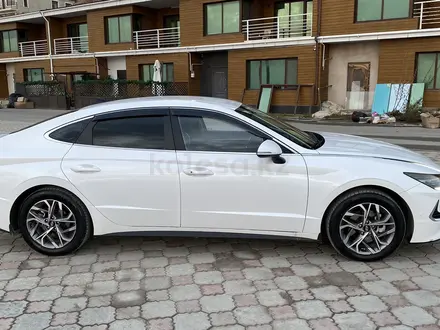 Hyundai Sonata 2020 года за 10 000 000 тг. в Актау – фото 4