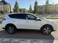 Toyota RAV4 2018 года за 11 500 000 тг. в Астана – фото 2