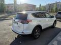 Toyota RAV4 2018 года за 11 500 000 тг. в Астана – фото 3