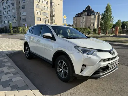 Toyota RAV4 2018 года за 11 500 000 тг. в Астана – фото 5