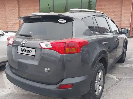 Toyota RAV4 2015 года за 6 800 000 тг. в Атырау – фото 3