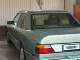 Mercedes-Benz E 230 1989 года за 1 000 000 тг. в Шиели – фото 2