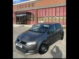 Volkswagen Polo 2010 года за 2 000 000 тг. в Атырау – фото 3