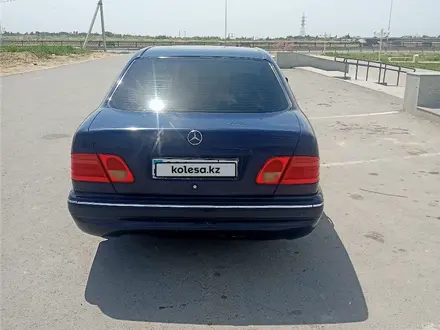Mercedes-Benz E 200 1997 года за 2 100 000 тг. в Кызылорда – фото 3