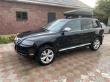 Volkswagen Touareg 2005 годаүшін6 000 000 тг. в Актобе – фото 2