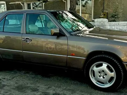 Mercedes-Benz E 300 1990 года за 4 700 000 тг. в Костанай – фото 9