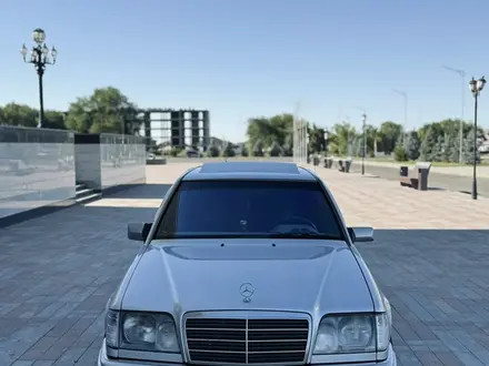 Mercedes-Benz E 220 1995 года за 3 800 000 тг. в Талдыкорган – фото 2