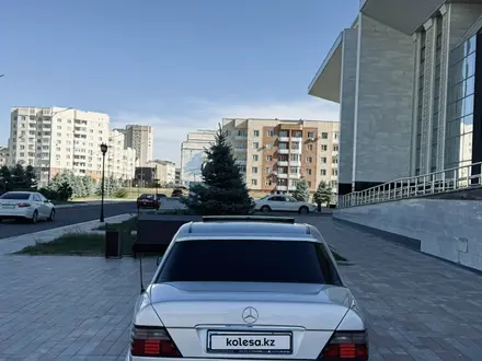 Mercedes-Benz E 220 1995 года за 3 800 000 тг. в Талдыкорган – фото 10