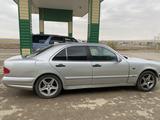 Mercedes-Benz E 280 1998 года за 3 000 000 тг. в Актобе – фото 2