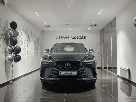 Lexus RX 350 2024 года за 40 000 000 тг. в Астана