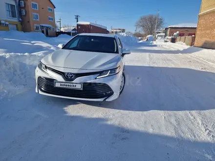 Toyota Camry 2018 года за 16 500 000 тг. в Астана – фото 2