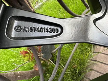 Оригинальные диски R21 AMG на Mercedes GLE Мерседес за 920 000 тг. в Алматы – фото 12