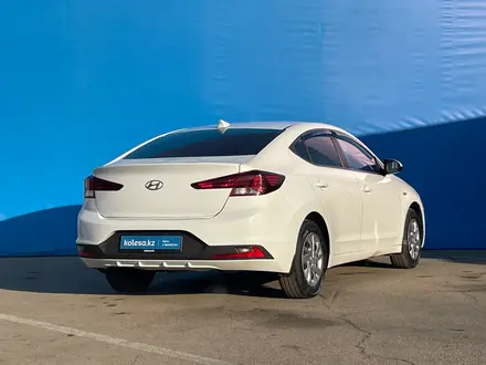 Hyundai Elantra 2019 года за 8 200 000 тг. в Алматы – фото 3