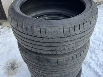 Летнюю резину Dunlop 225/40/18 за 90 000 тг. в Алматы – фото 3