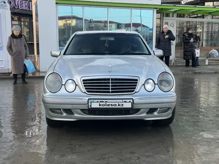 Mercedes-Benz E 320 2000 года за 4 158 092 тг. в Атырау