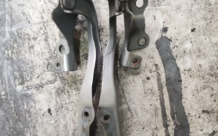 Петля капота на Subaru Outback 2011 год за 30 000 тг. в Алматы