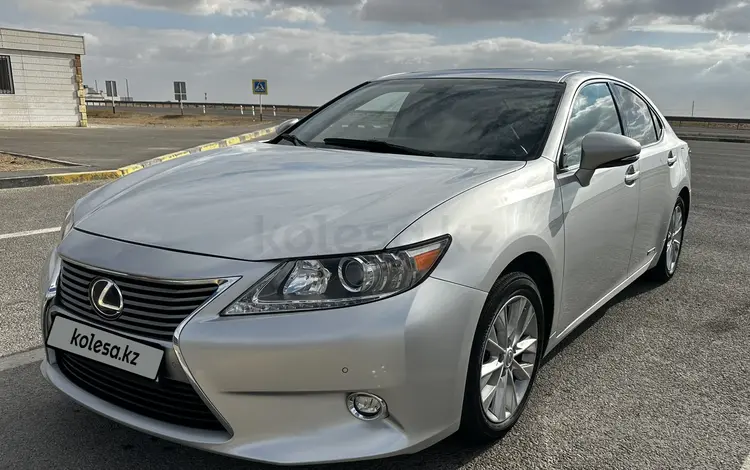 Lexus ES 300h 2013 года за 11 500 000 тг. в Актау