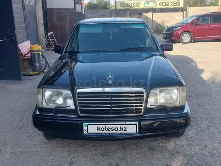 Mercedes-Benz E 300 1995 года за 2 100 000 тг. в Кызылорда