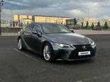 Lexus IS 200 2022 года за 21 500 000 тг. в Алматы – фото 2