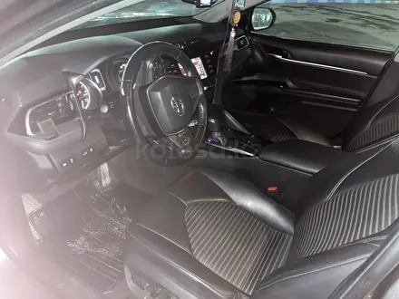Toyota Camry 2019 года за 11 000 000 тг. в Актау – фото 15