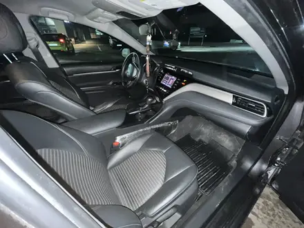 Toyota Camry 2019 года за 11 000 000 тг. в Актау – фото 13