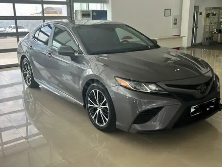 Toyota Camry 2019 года за 11 000 000 тг. в Актау – фото 2