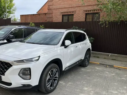 Hyundai Santa Fe 2020 года за 13 500 000 тг. в Уральск