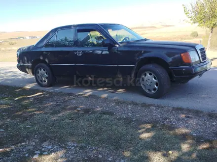 Mercedes-Benz E 200 1993 года за 1 300 000 тг. в Шымкент – фото 3