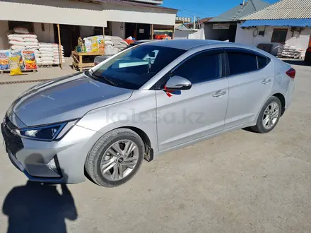 Hyundai Elantra 2019 года за 8 500 000 тг. в Айтеке би – фото 3