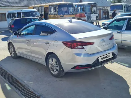 Hyundai Elantra 2019 года за 8 500 000 тг. в Айтеке би – фото 5