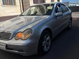 Mercedes-Benz C 180 2003 года за 3 000 000 тг. в Караганда – фото 3