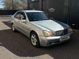 Mercedes-Benz C 180 2003 года за 3 000 000 тг. в Караганда – фото 2