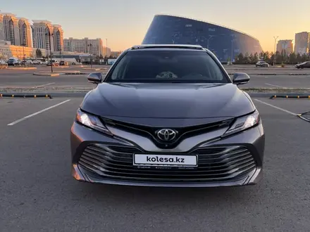 Toyota Camry 2017 года за 14 700 000 тг. в Астана