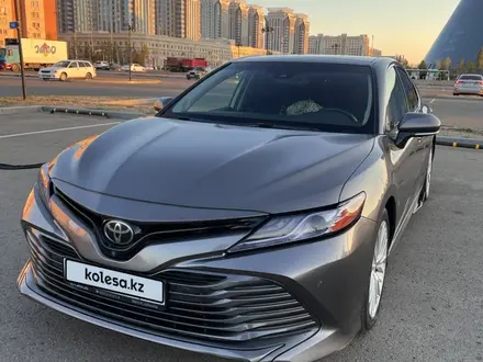 Toyota Camry 2017 года за 14 700 000 тг. в Астана – фото 17