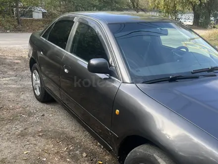 Audi A4 1998 года за 1 950 000 тг. в Алматы – фото 5