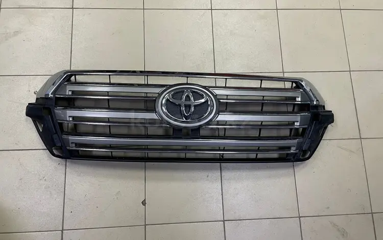 Решетку с логотипом радиатора орг. Toyota LAND Cruiser 200 от 2015 г. В. за 200 000 тг. в Караганда