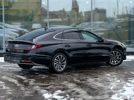 Hyundai Sonata 2022 года за 14 499 000 тг. в Уральск – фото 4