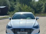 Hyundai Sonata 2022 года за 11 000 000 тг. в Усть-Каменогорск – фото 2