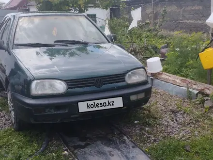 Volkswagen Golf 1996 года за 1 050 000 тг. в Караганда – фото 2