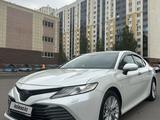 Toyota Camry 2020 года за 14 500 000 тг. в Астана – фото 2
