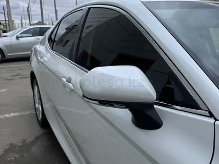 Toyota Camry 2023 года за 19 000 000 тг. в Атырау – фото 6