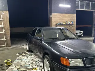 Audi 100