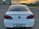 Volkswagen Passat CC 2014 года за 6 900 000 тг. в Атырау – фото 2