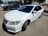 Toyota Camry 2014 года за 9 800 000 тг. в Петропавловск – фото 2