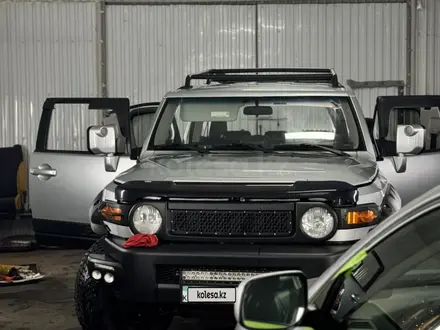 Toyota FJ Cruiser 2007 года за 13 000 000 тг. в Алматы – фото 34