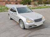 Mercedes-Benz C 180 2002 годаfor2 100 000 тг. в Жезказган – фото 3