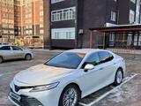 Toyota Camry 2020 года за 13 500 000 тг. в Актобе