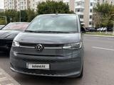 Volkswagen Multivan 2023 года за 35 000 000 тг. в Астана