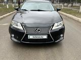 Lexus ES 250 2014 годаfor13 200 000 тг. в Шымкент