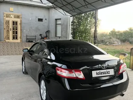 Toyota Camry 2011 года за 6 850 000 тг. в Жетысай – фото 2